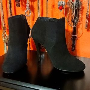 Steve Madden black booties